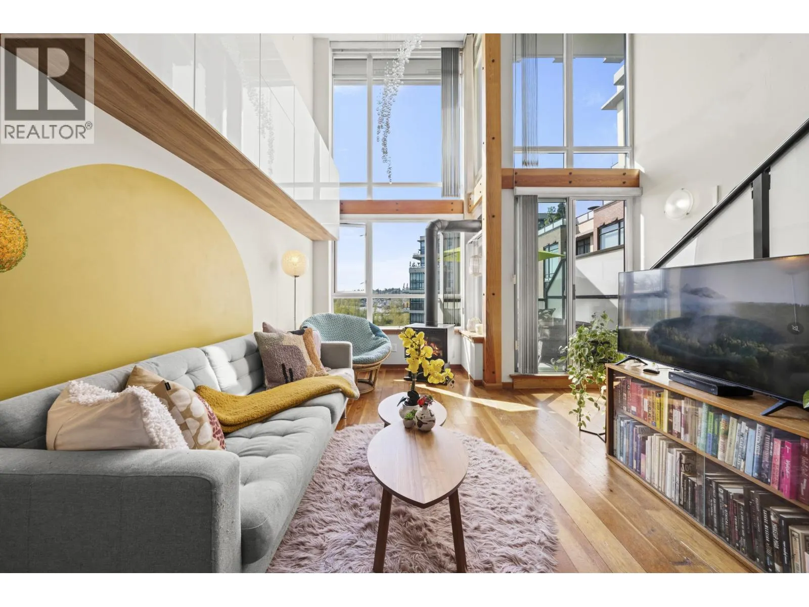 508 10 RENAISSANCE SQUARE