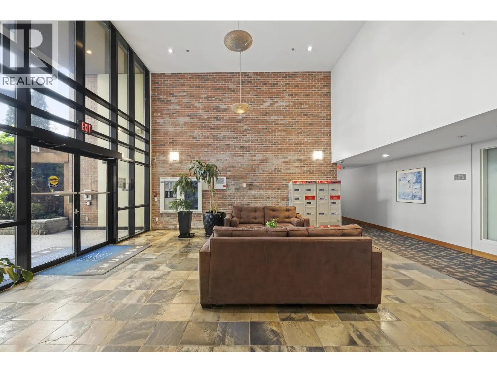 508 10 RENAISSANCE SQUARE