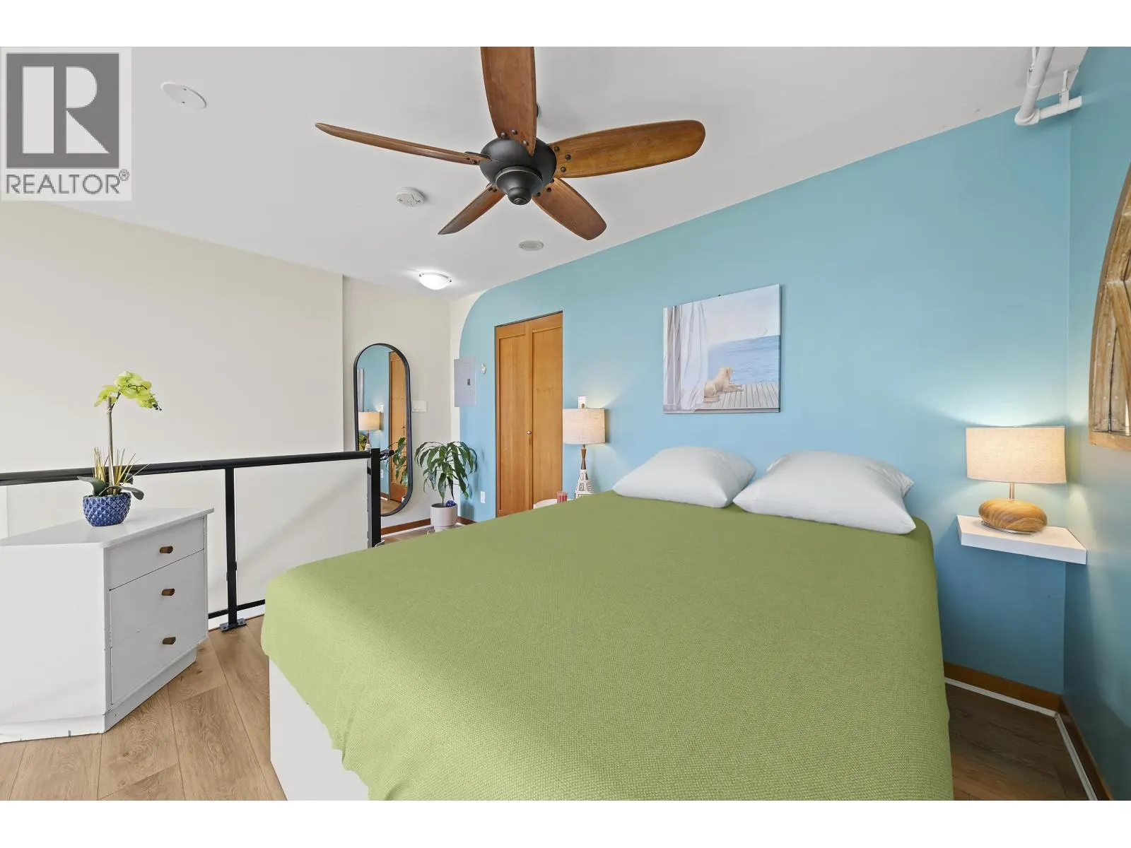 508 10 RENAISSANCE SQUARE