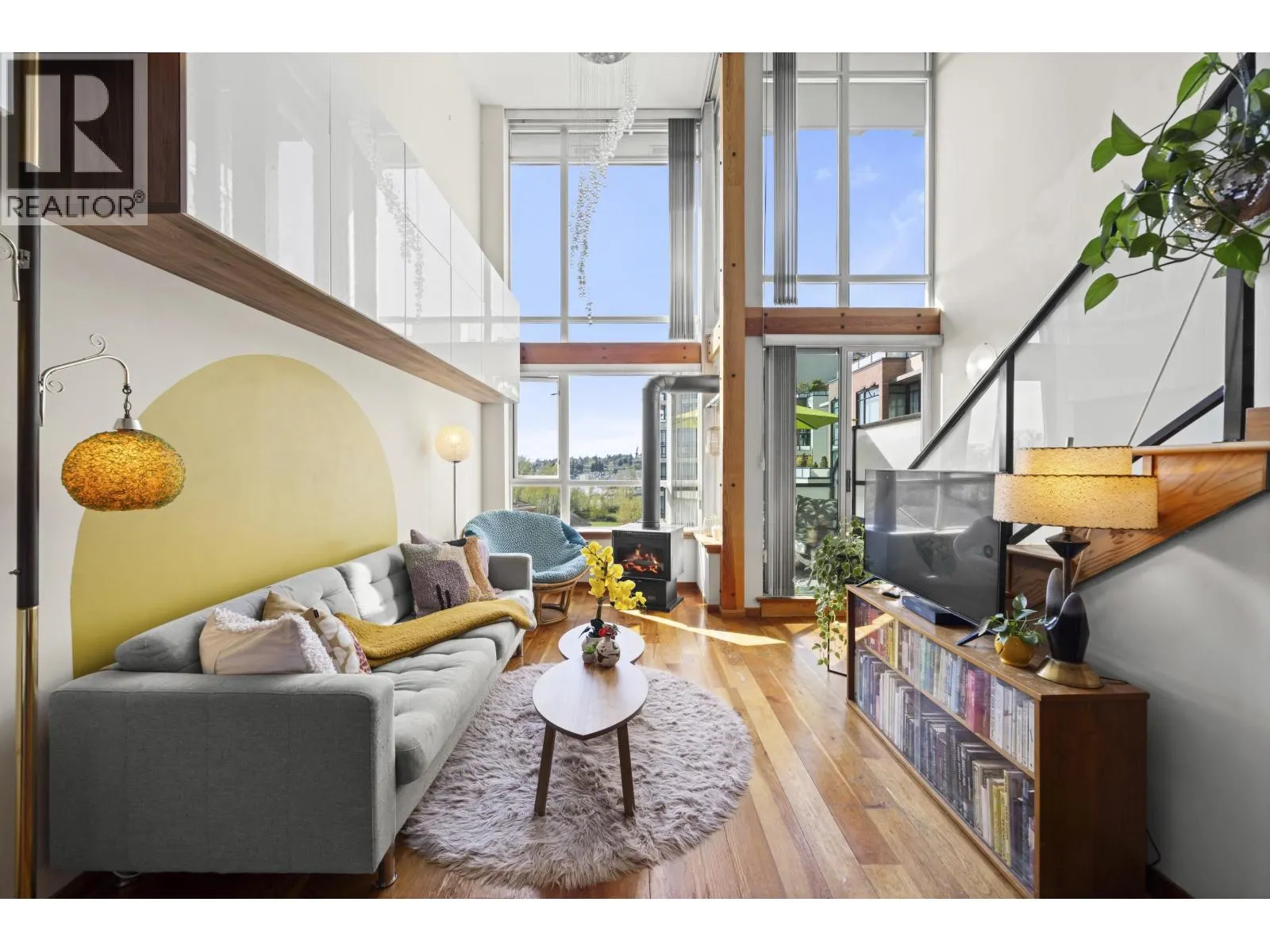508 10 RENAISSANCE SQUARE