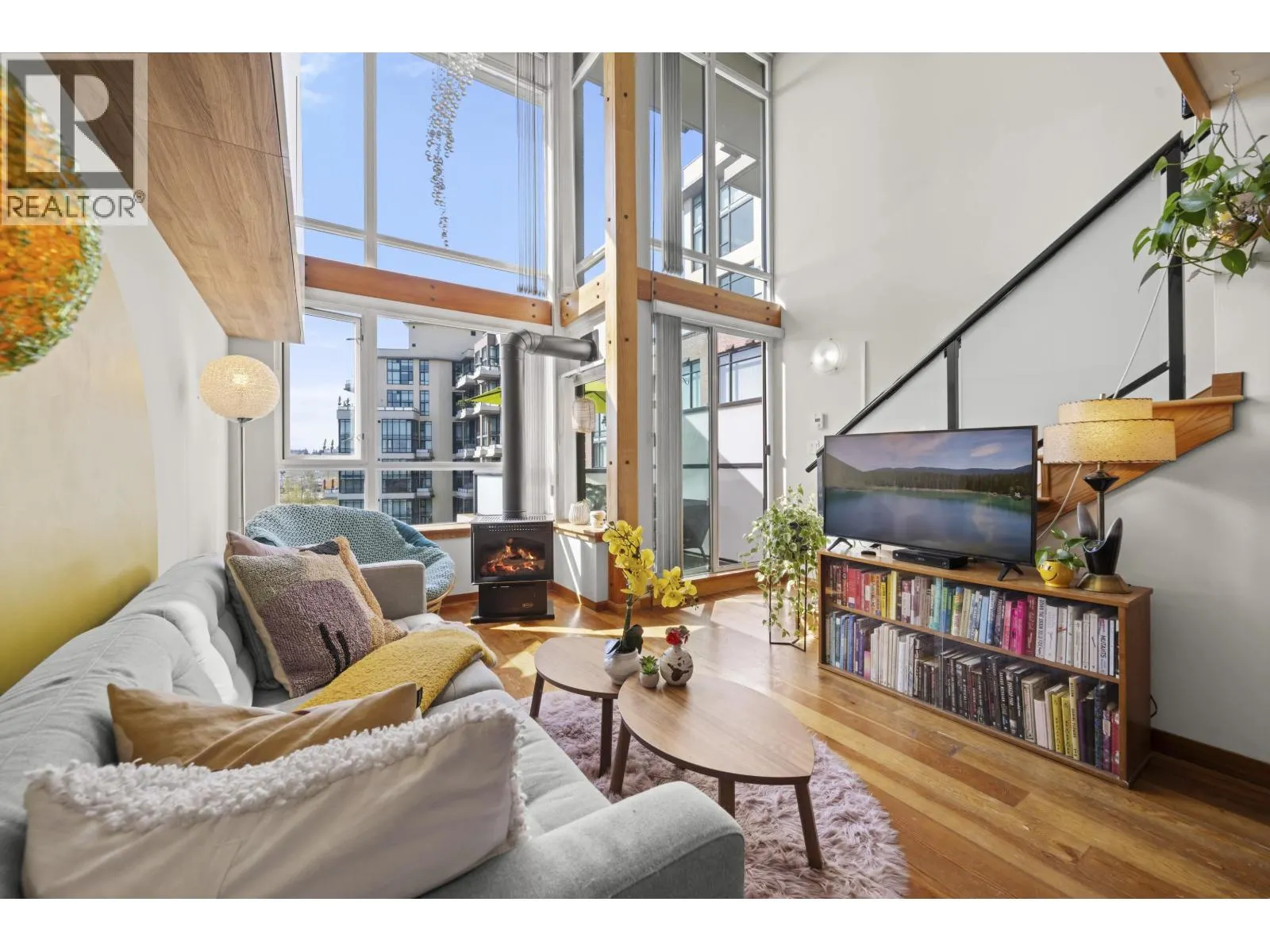 508 10 RENAISSANCE SQUARE