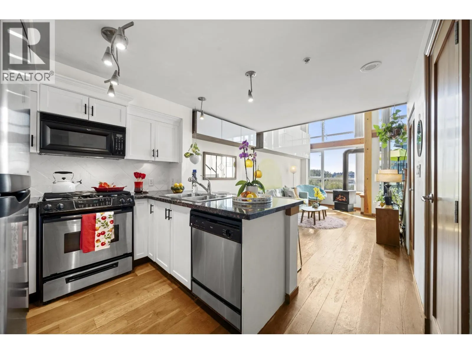 508 10 RENAISSANCE SQUARE