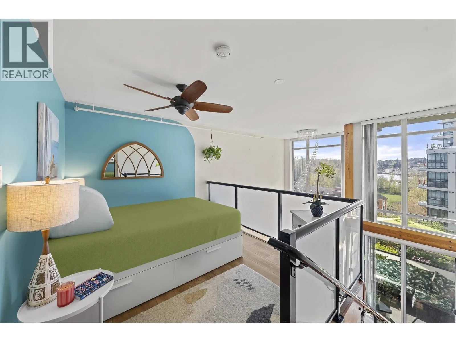 508 10 RENAISSANCE SQUARE