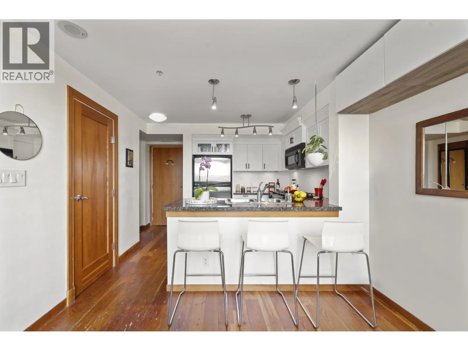 508 10 RENAISSANCE SQUARE