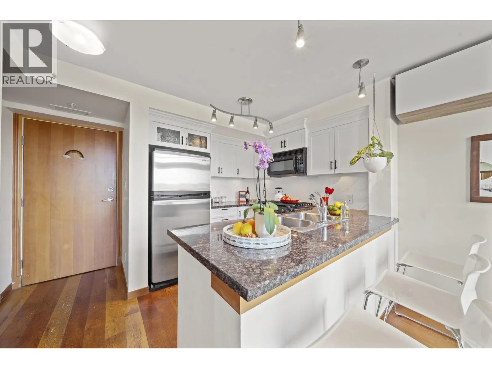 508 10 RENAISSANCE SQUARE