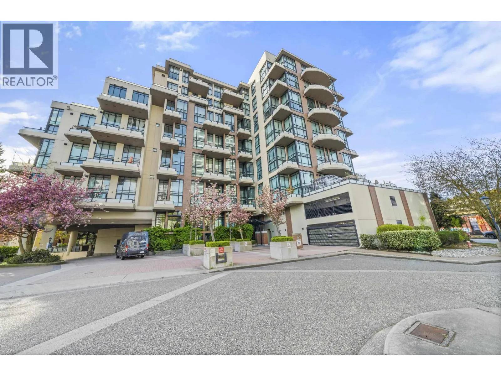 508 10 RENAISSANCE SQUARE