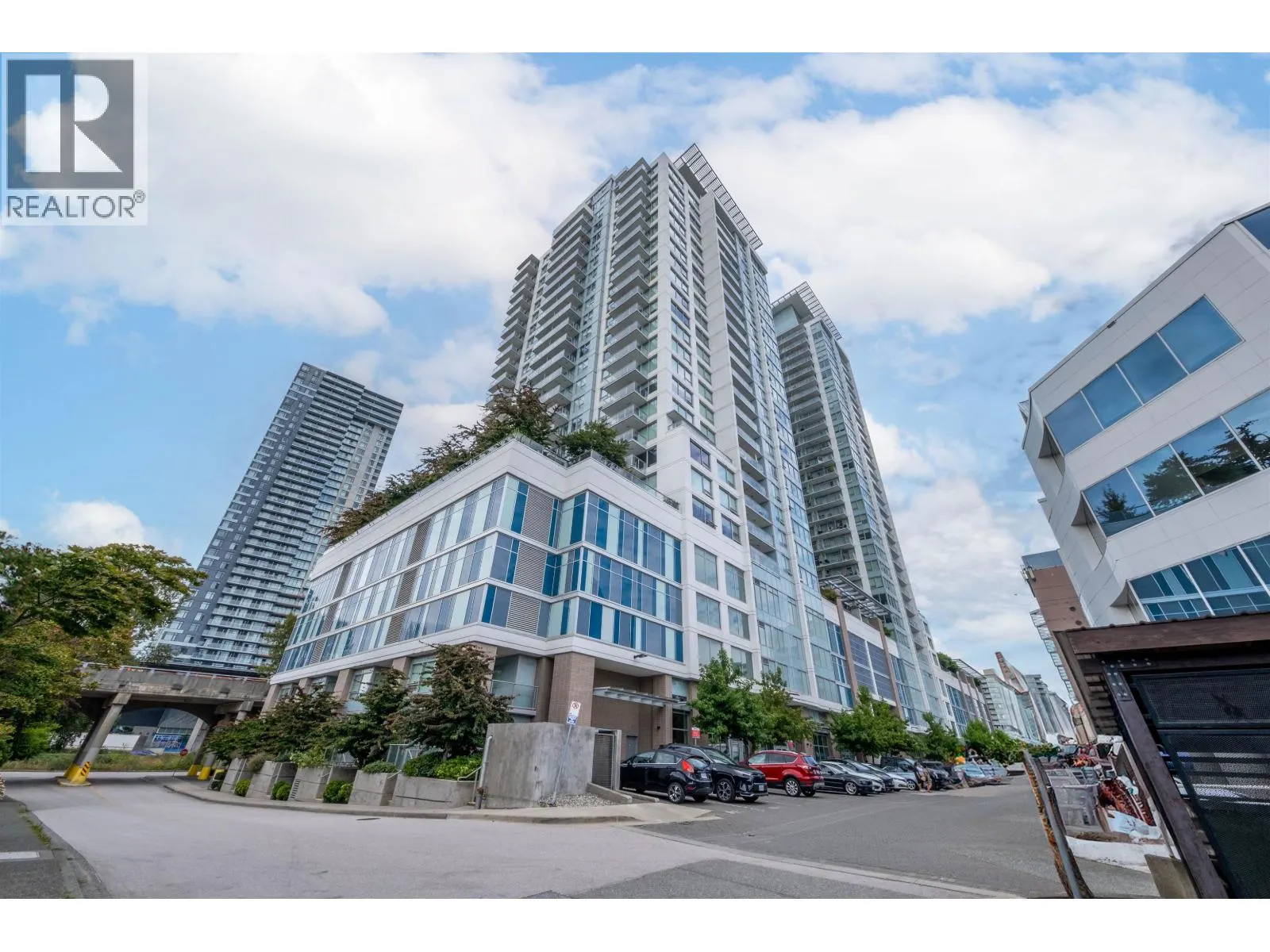 912 988 QUAYSIDE DRIVE