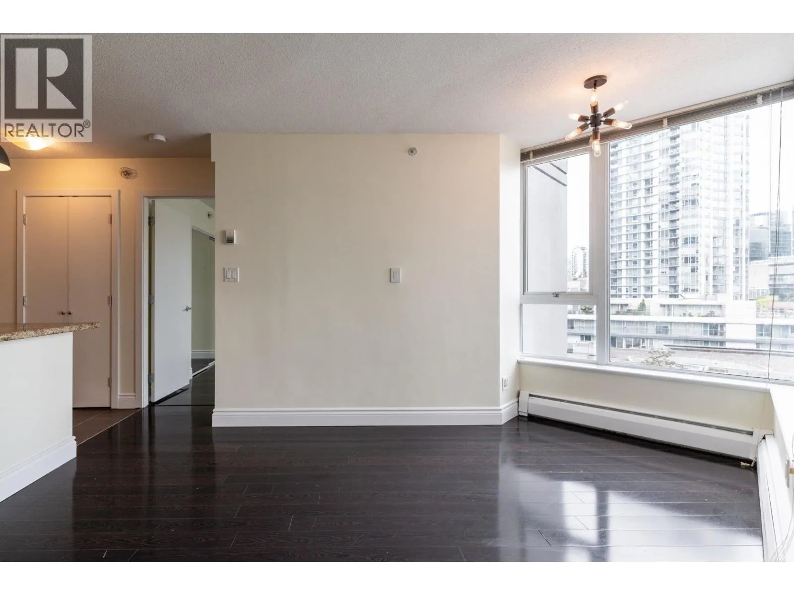 1106 58 KEEFER PLACE