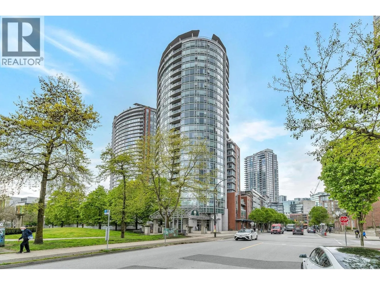 1106 58 KEEFER PLACE