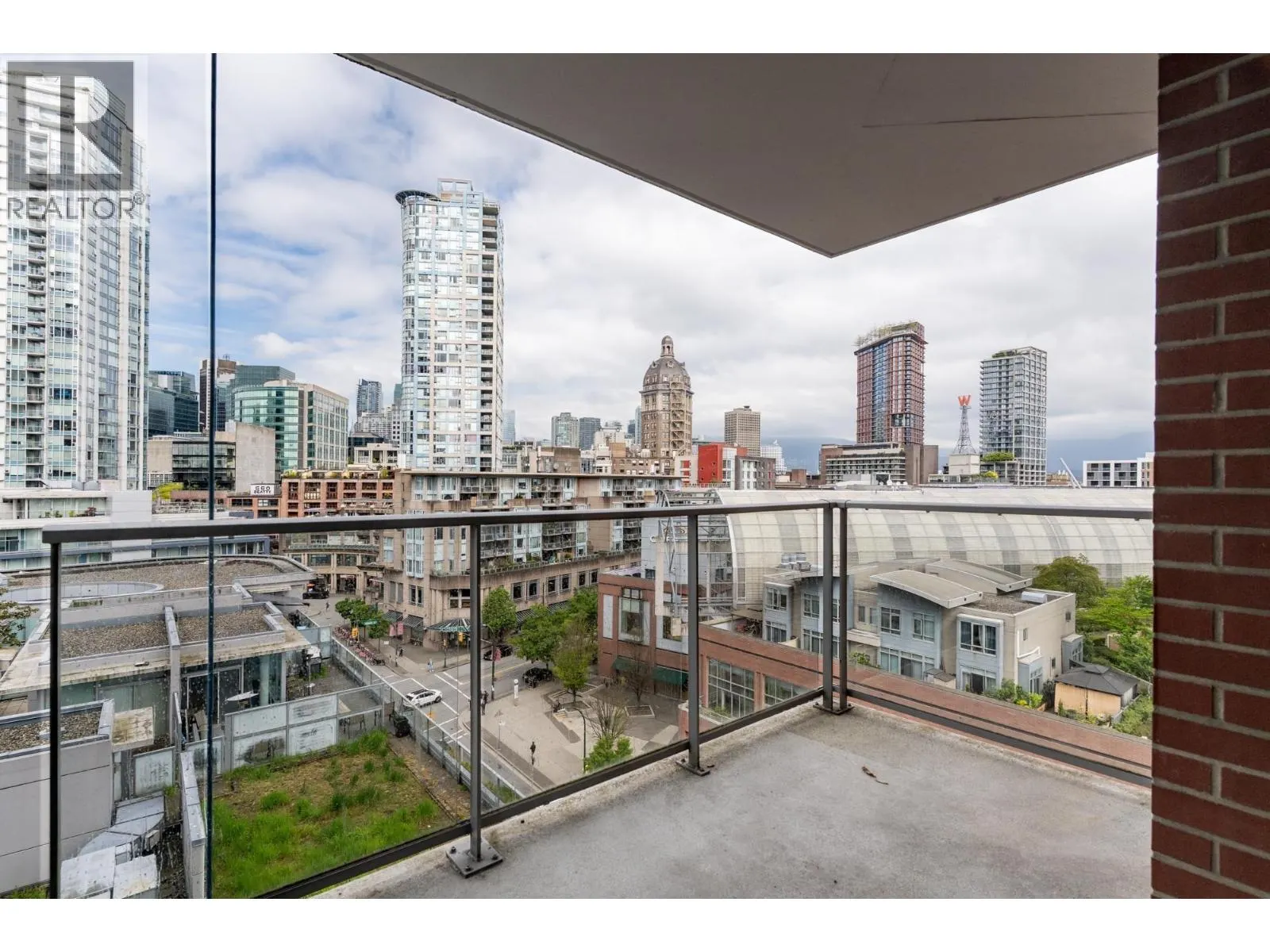 1106 58 KEEFER PLACE