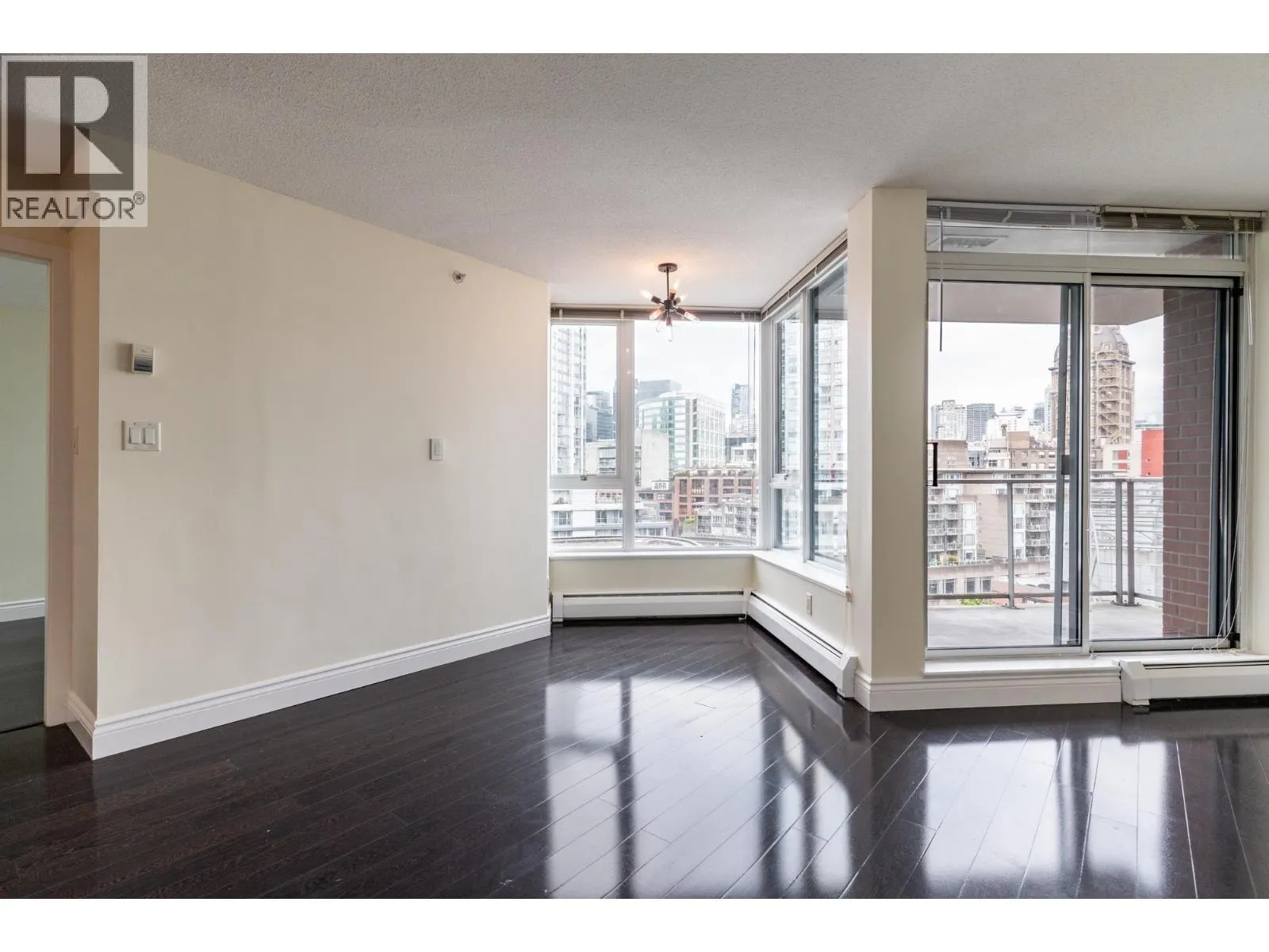 1106 58 KEEFER PLACE