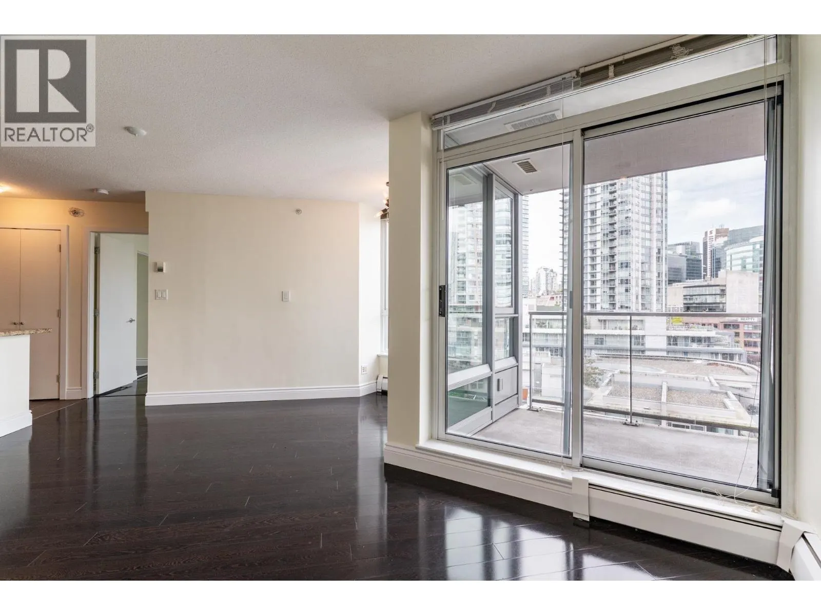 1106 58 KEEFER PLACE