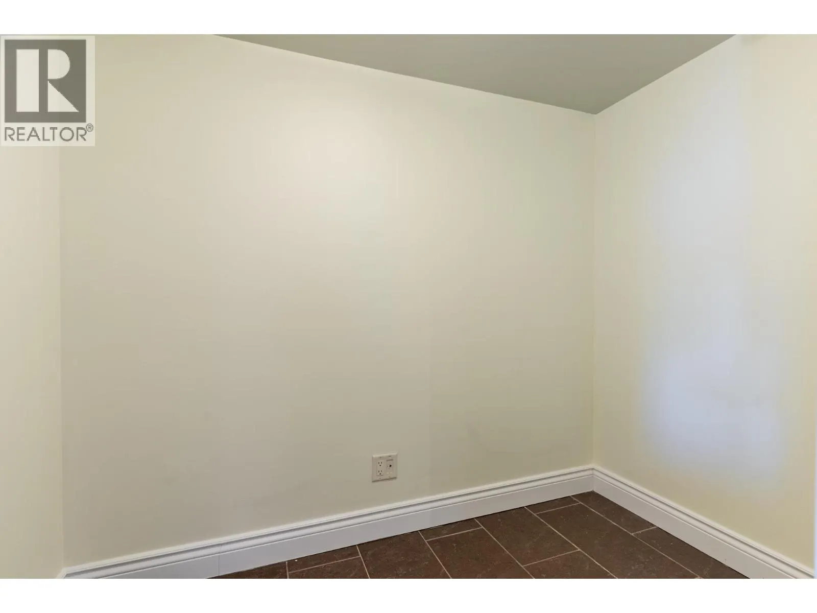 1106 58 KEEFER PLACE