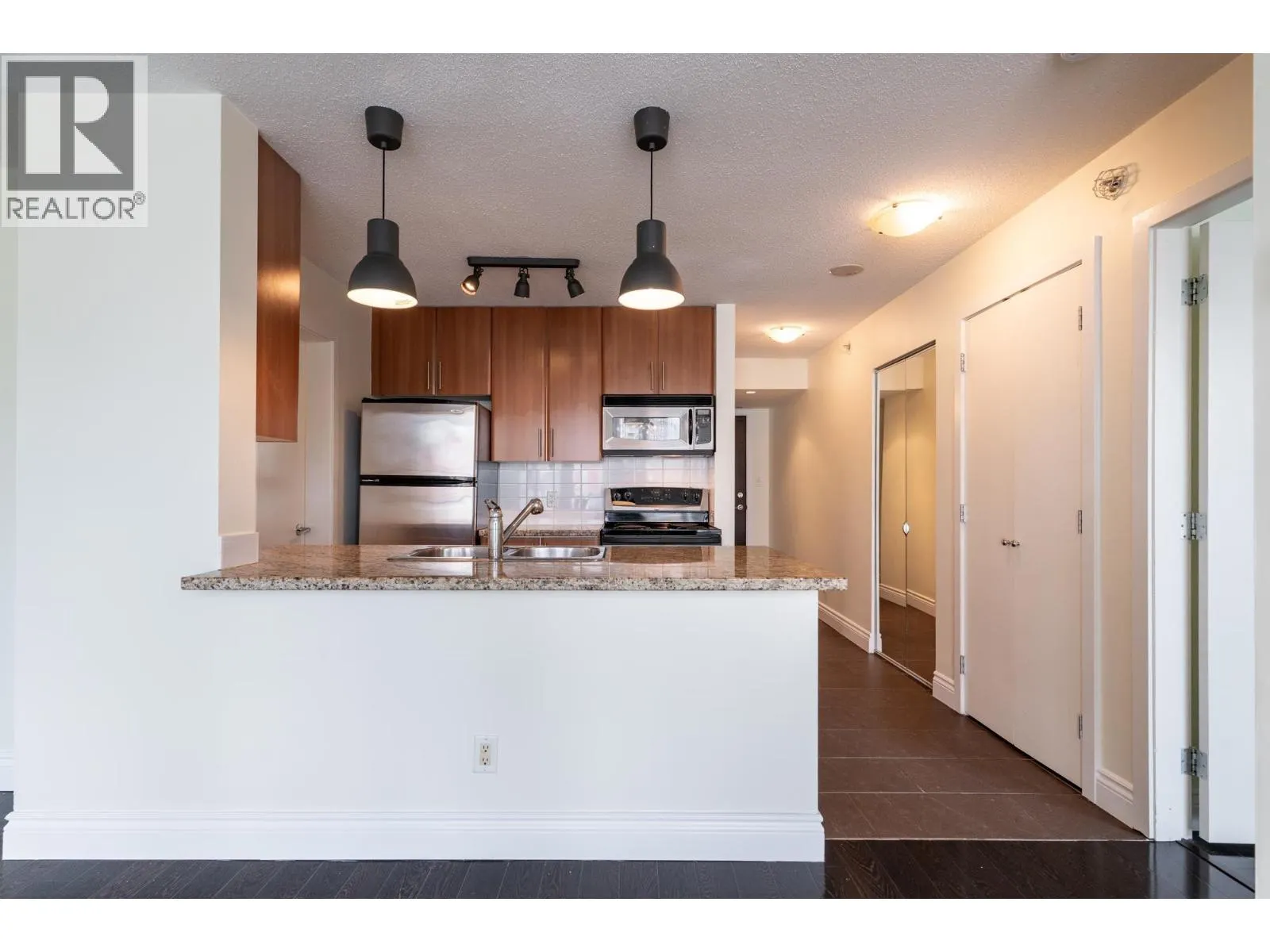 1106 58 KEEFER PLACE