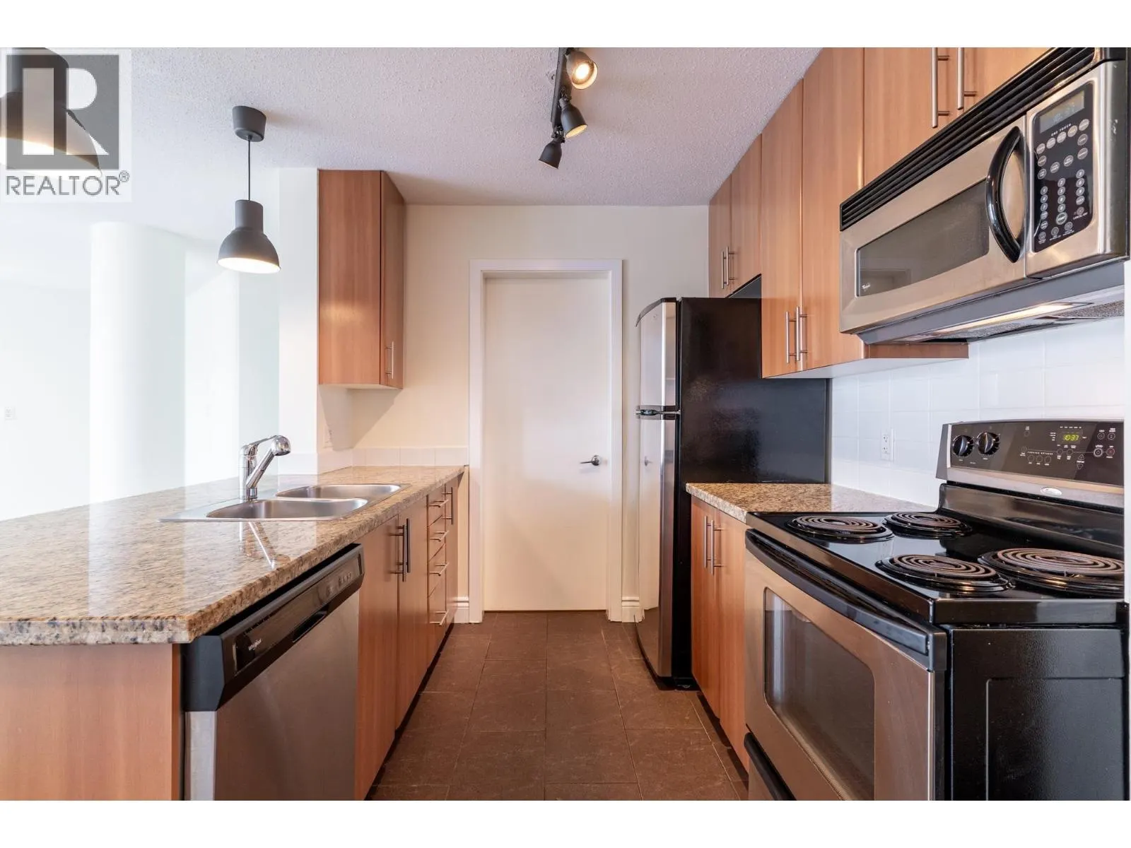 1106 58 KEEFER PLACE