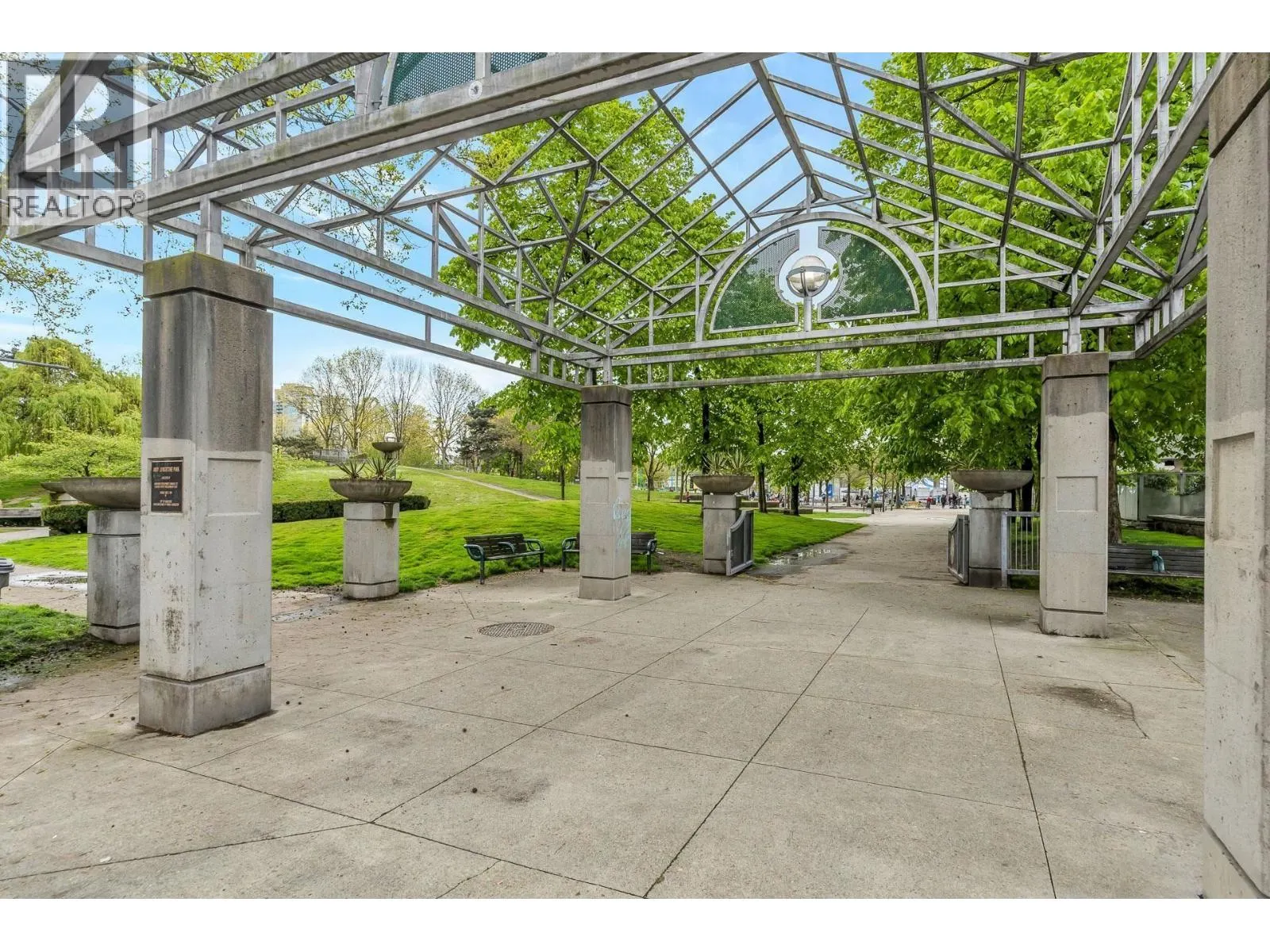 1106 58 KEEFER PLACE