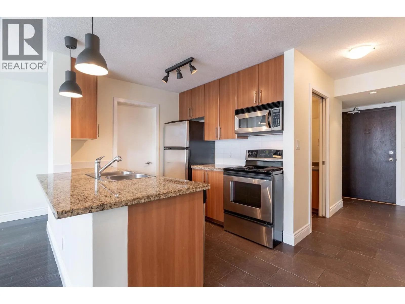 1106 58 KEEFER PLACE