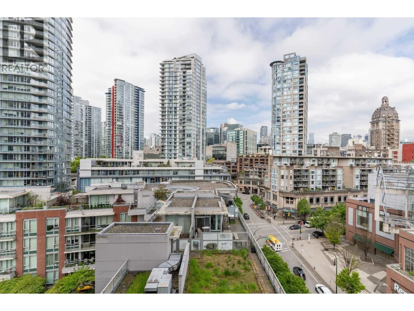 1106 58 KEEFER PLACE
