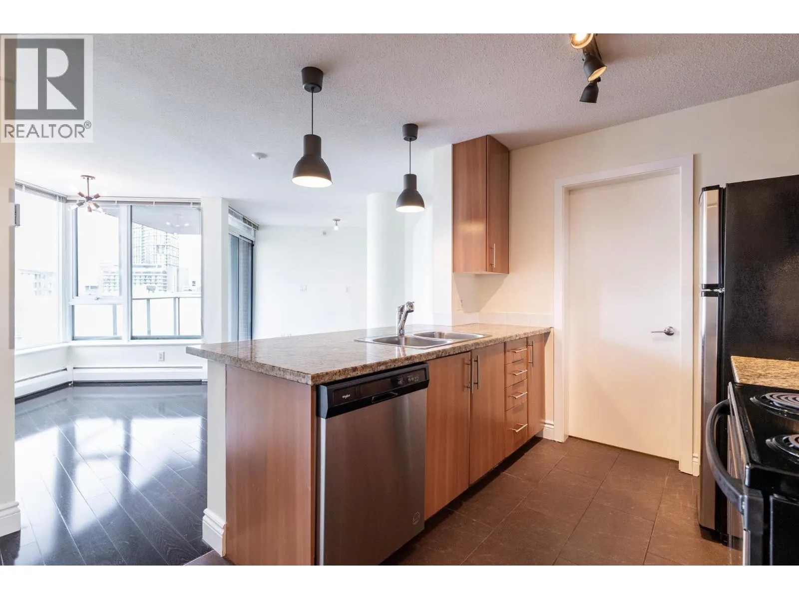 1106 58 KEEFER PLACE