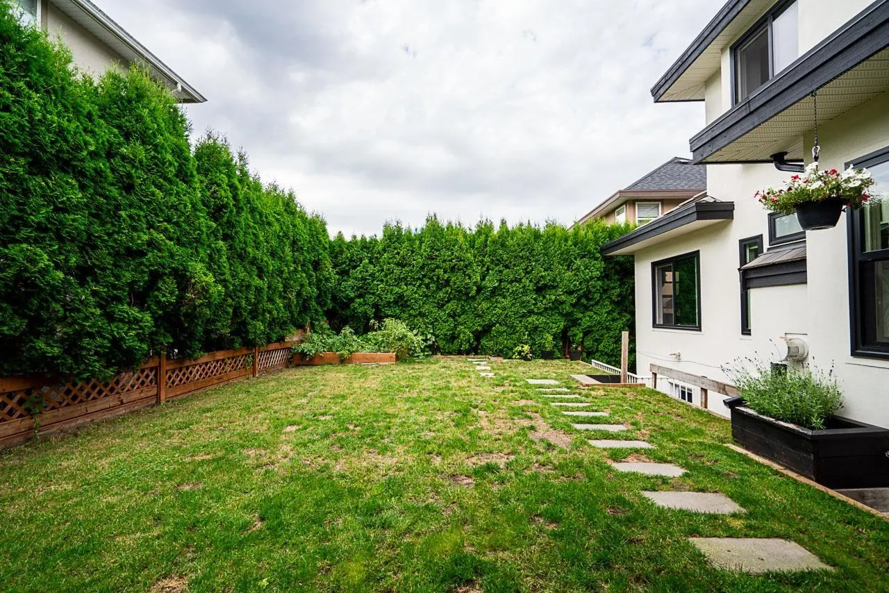 10411 170A STREET