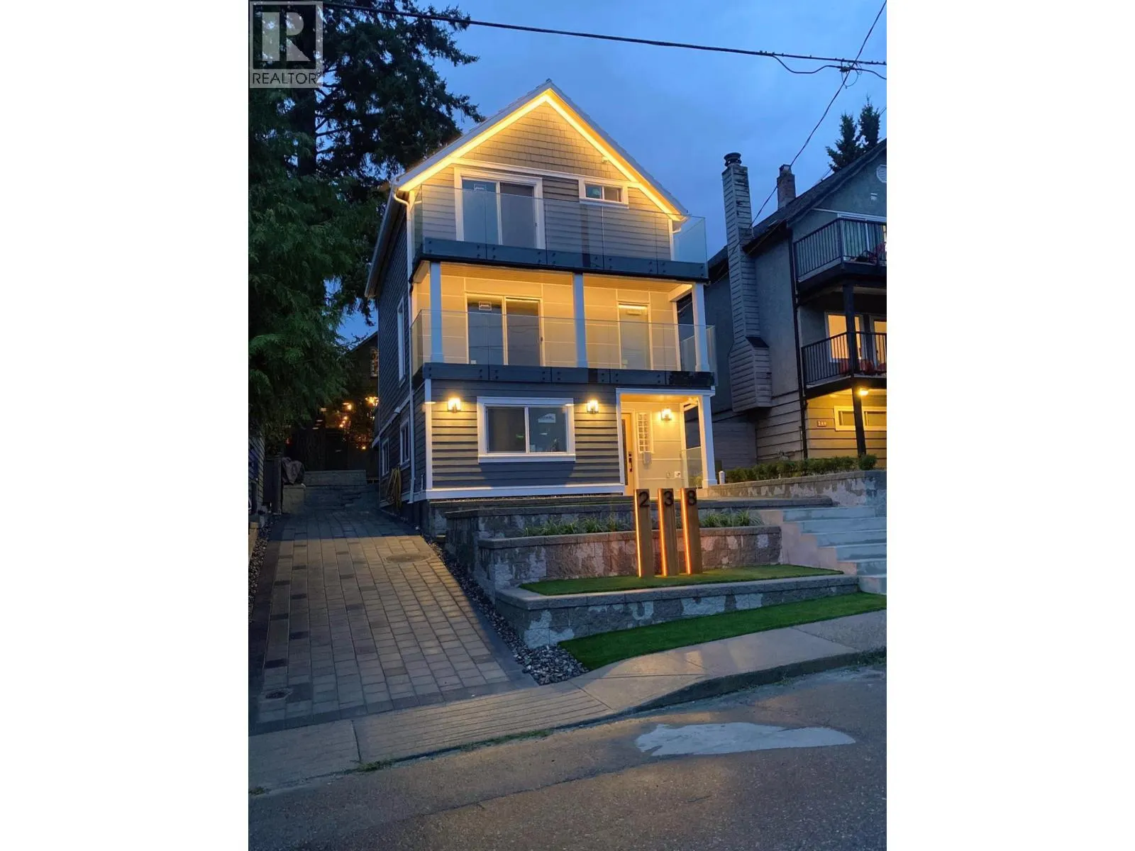 238 E 28TH STREET