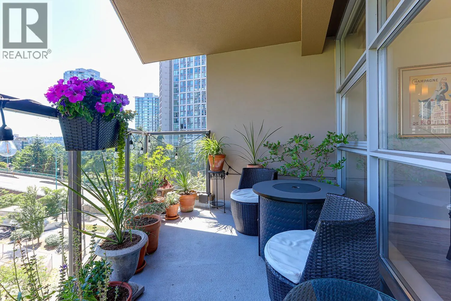 603 989 BEATTY STREET