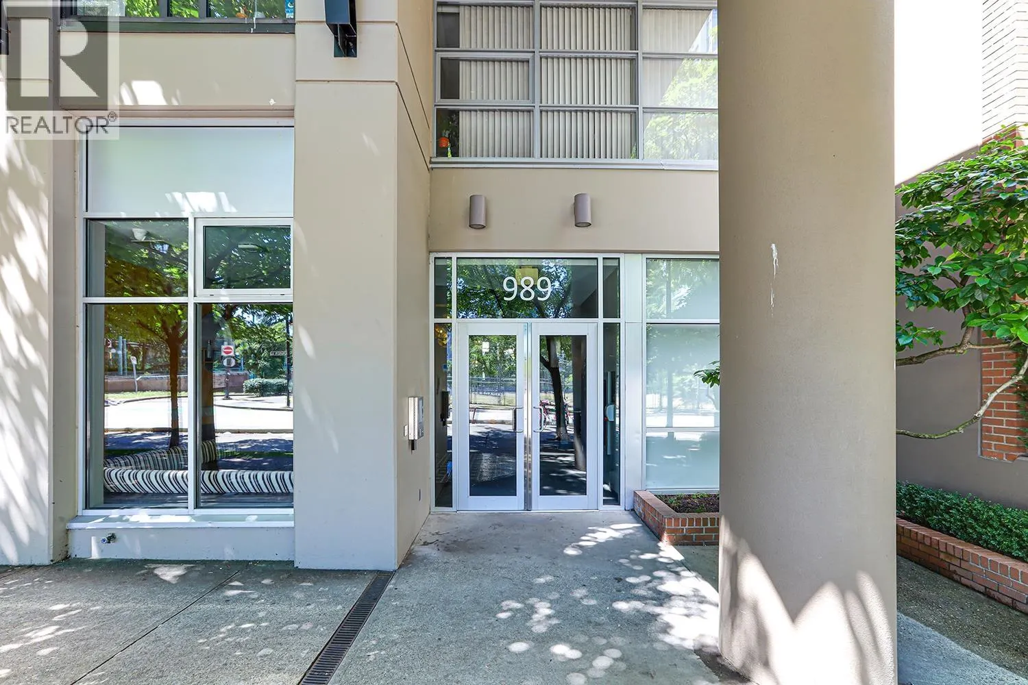 603 989 BEATTY STREET