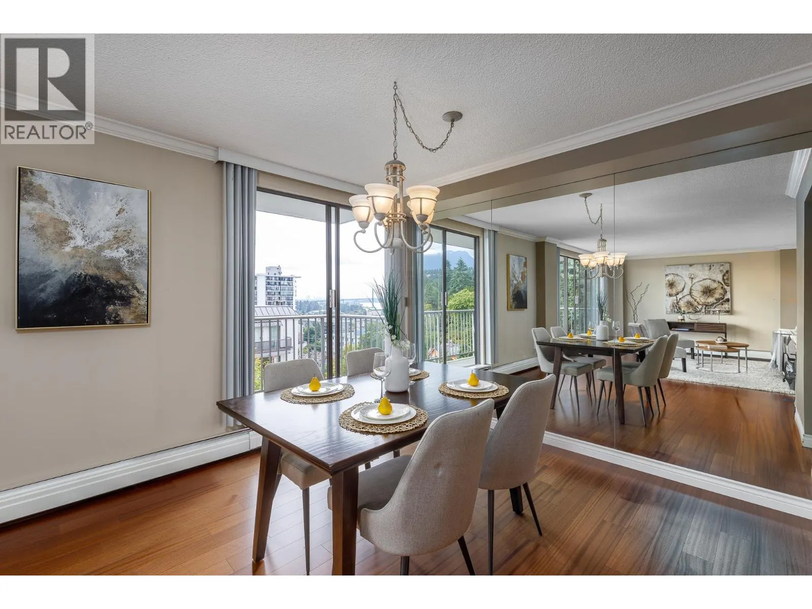 803 1745 ESQUIMALT AVENUE