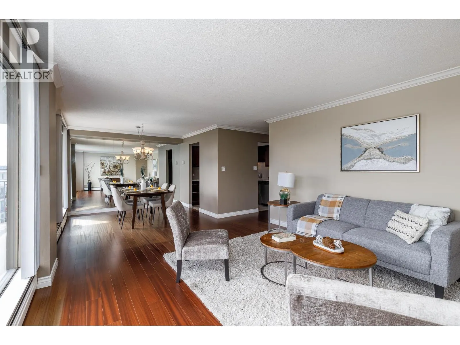 803 1745 ESQUIMALT AVENUE