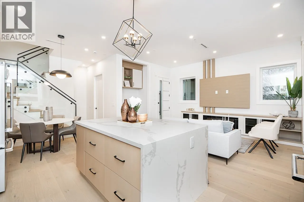 2 2753 NANAIMO STREET