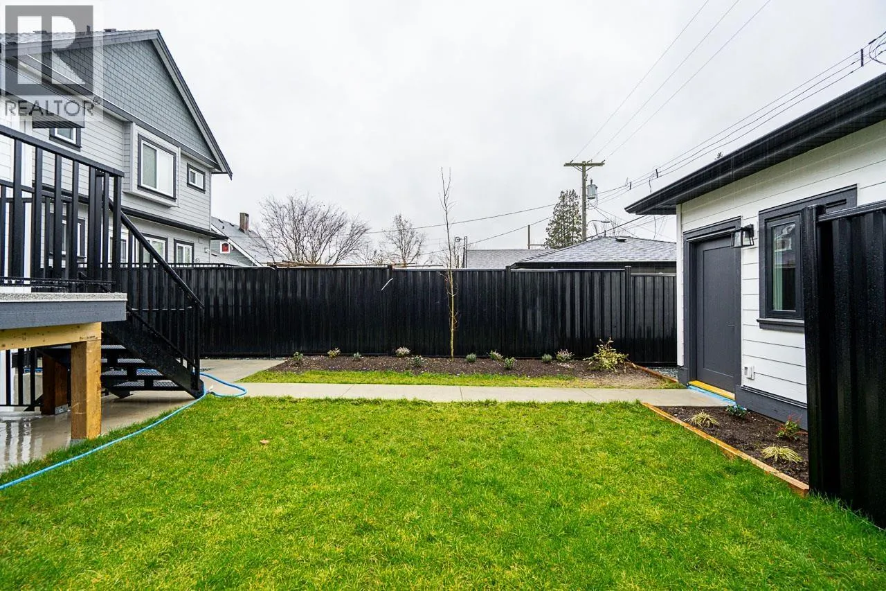 2 2753 NANAIMO STREET