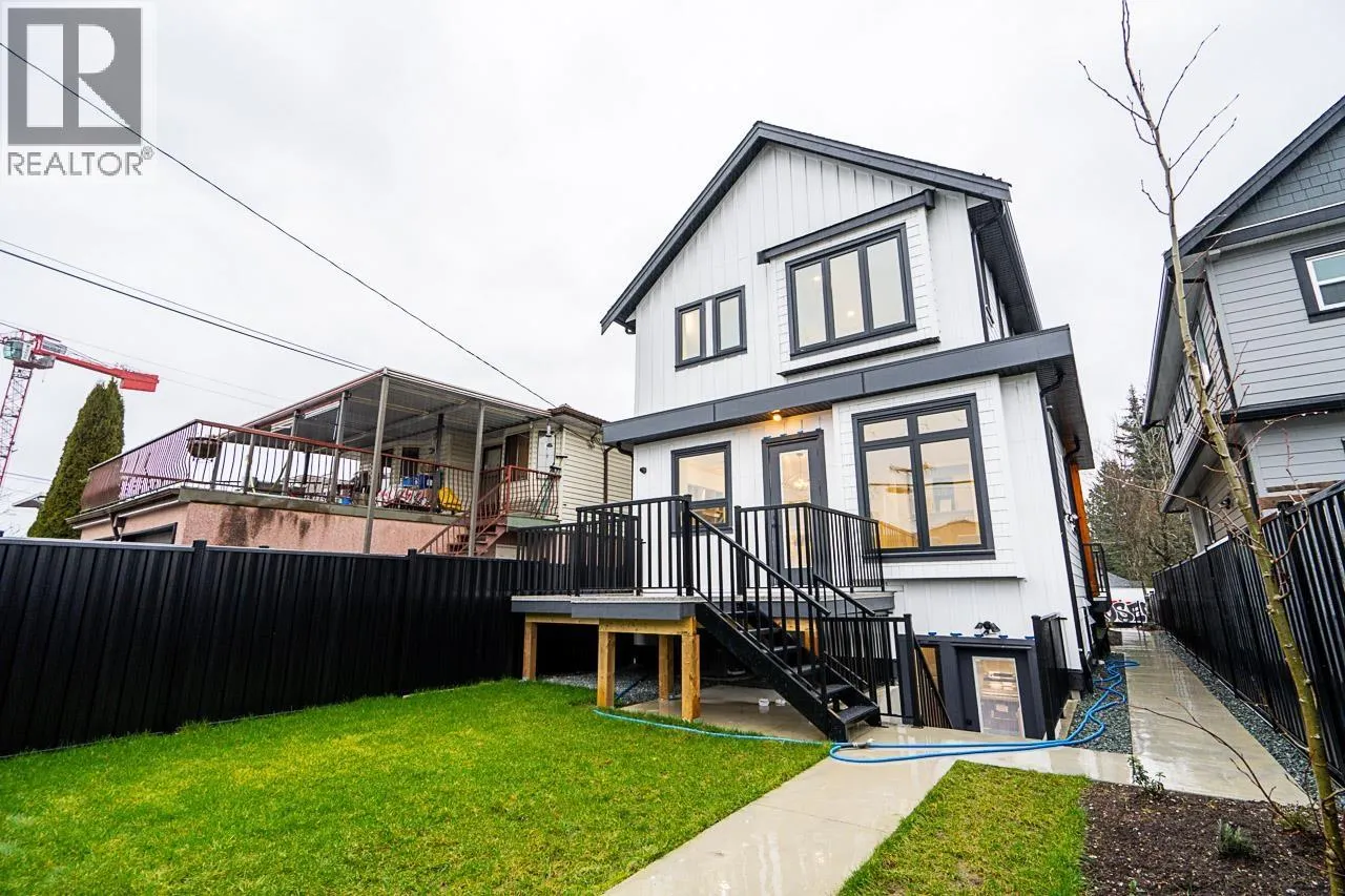 2 2753 NANAIMO STREET