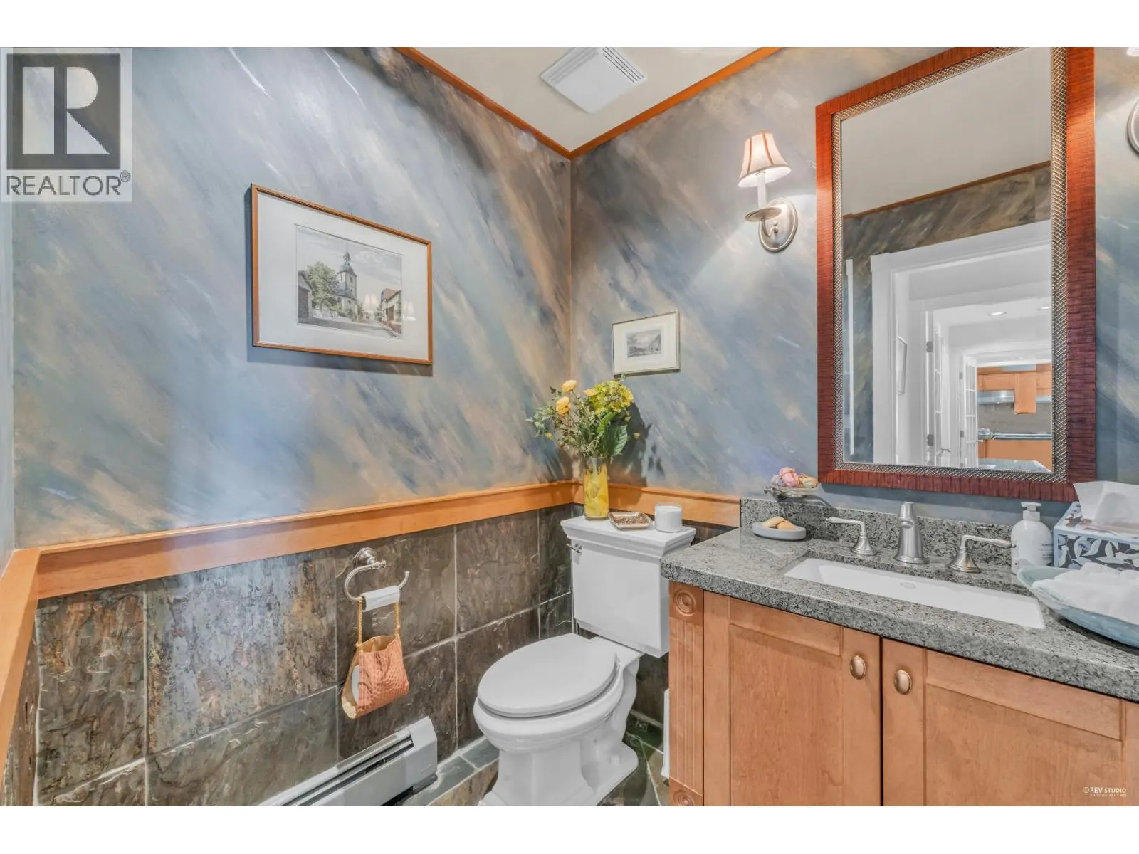 574 ST. ANDREWS PLACE