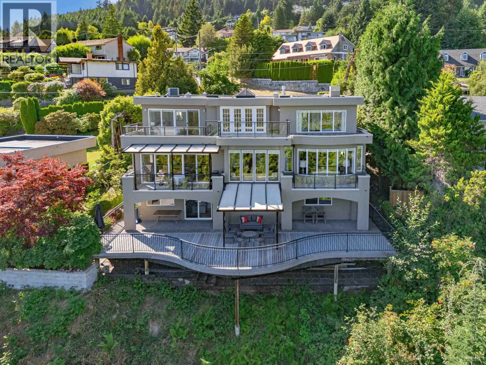 574 ST. ANDREWS PLACE