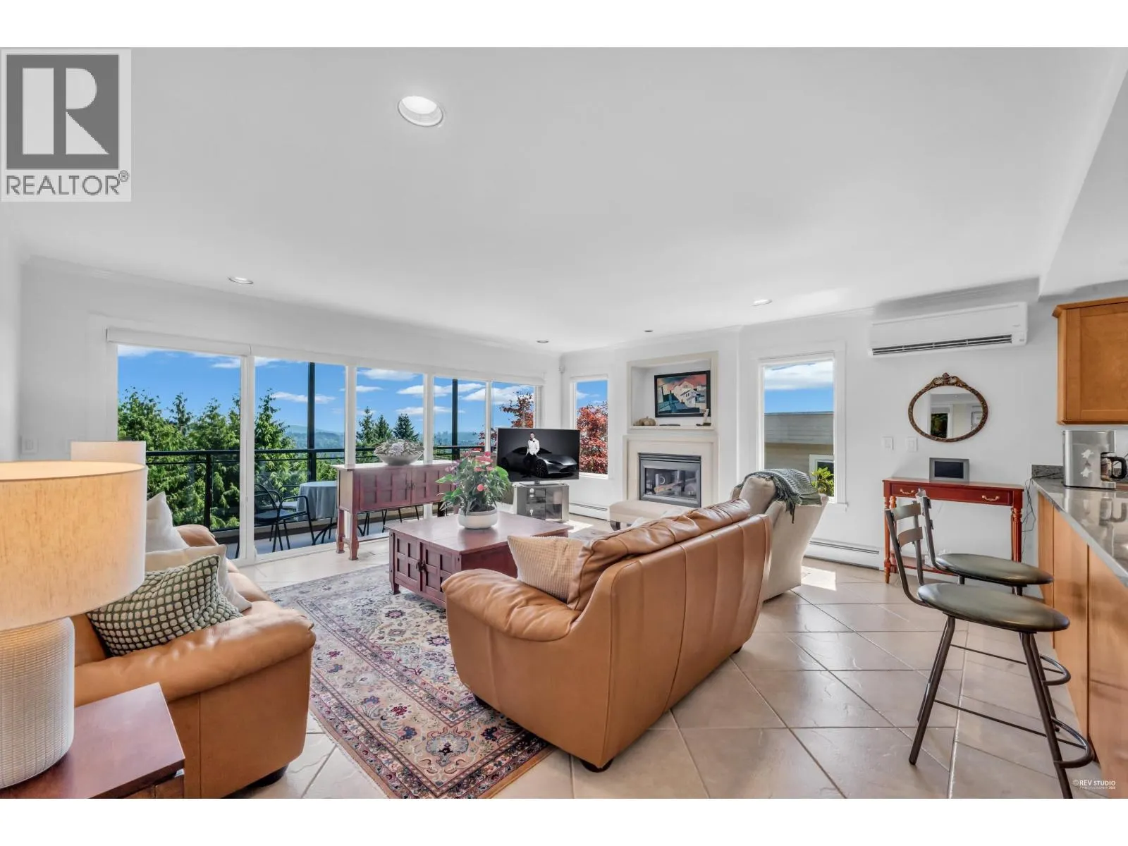 574 ST. ANDREWS PLACE