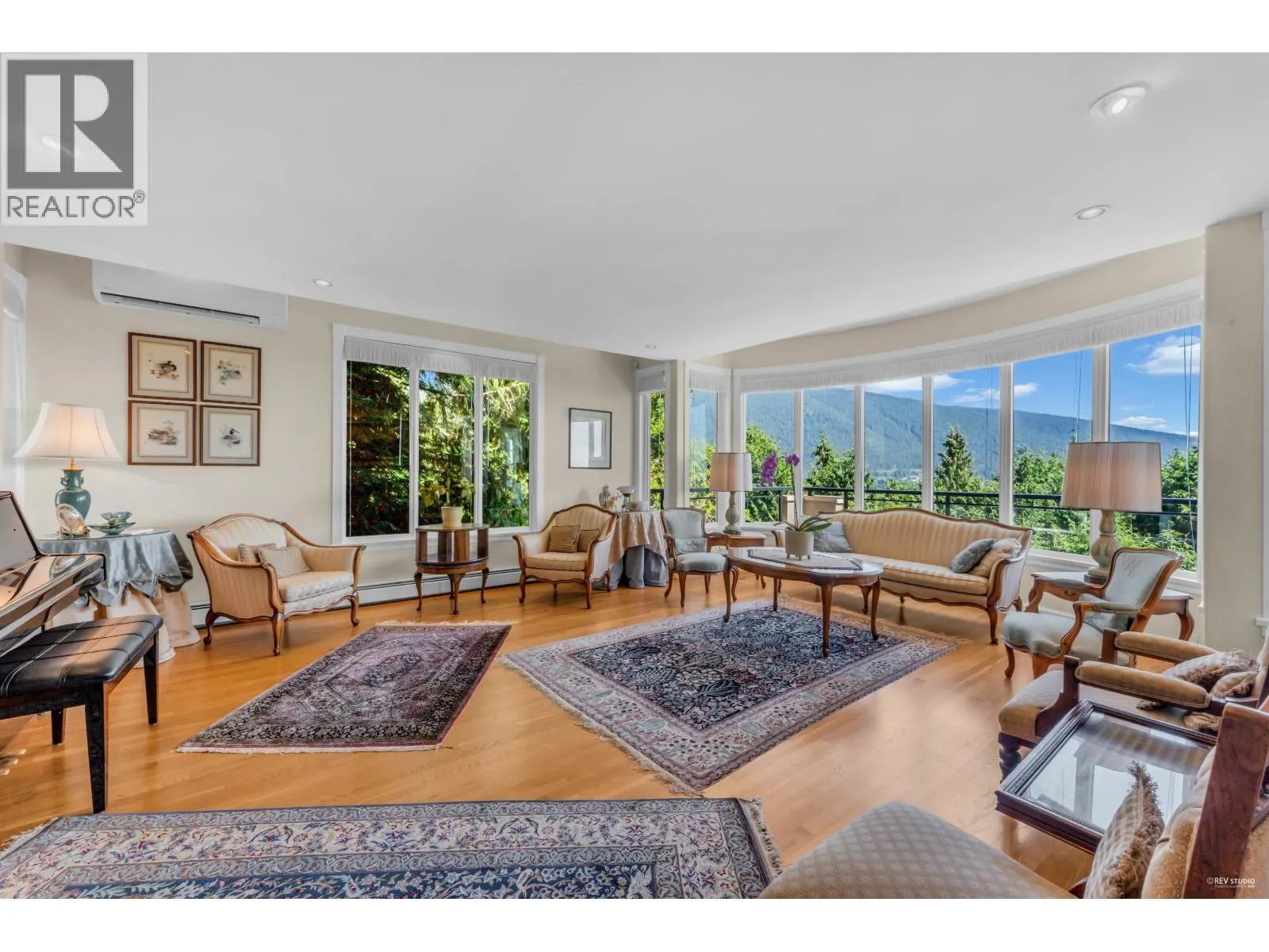 574 ST. ANDREWS PLACE