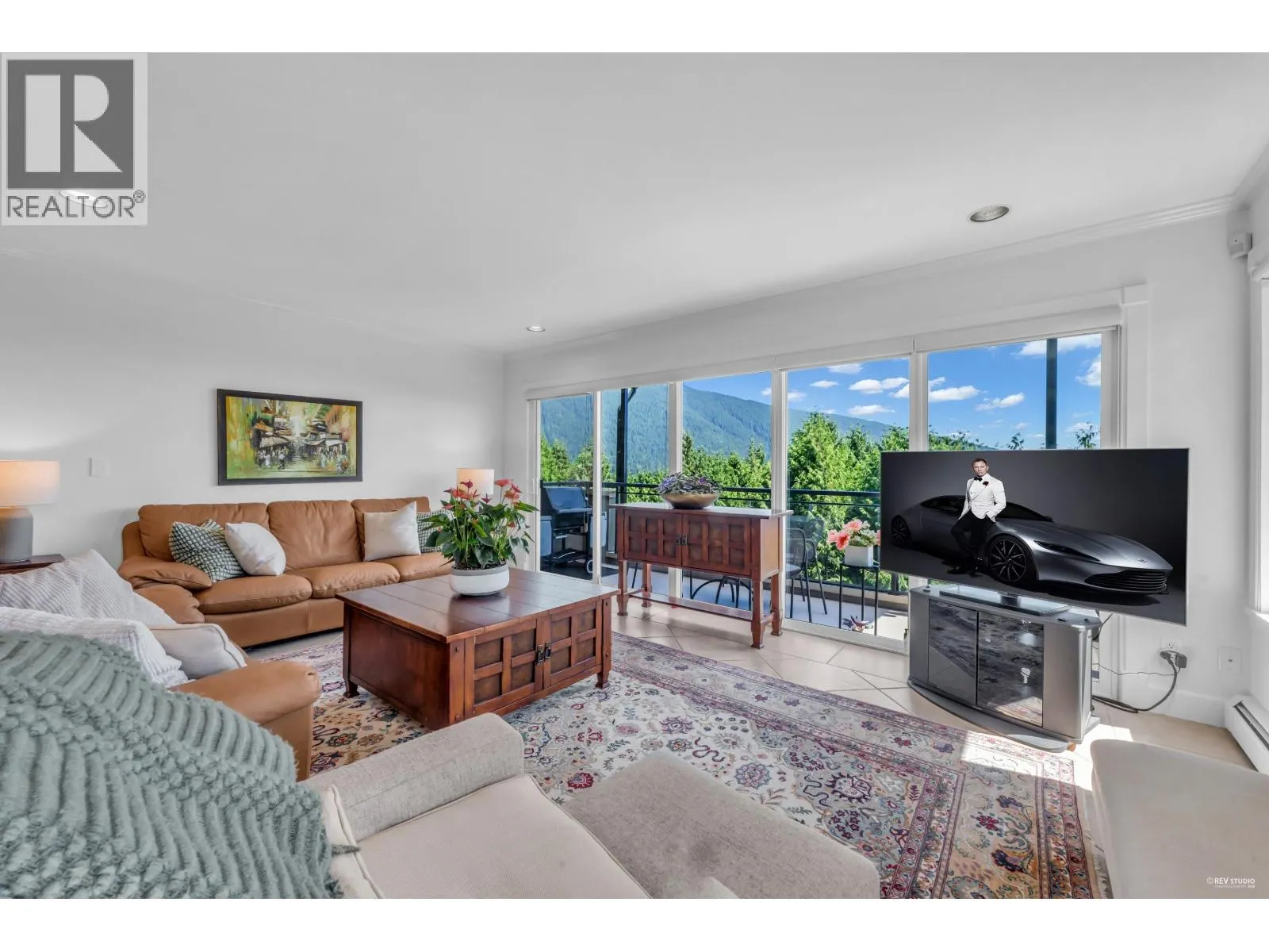 574 ST. ANDREWS PLACE