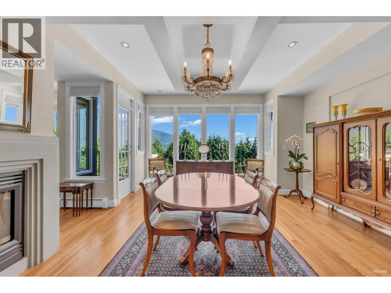 574 ST. ANDREWS PLACE