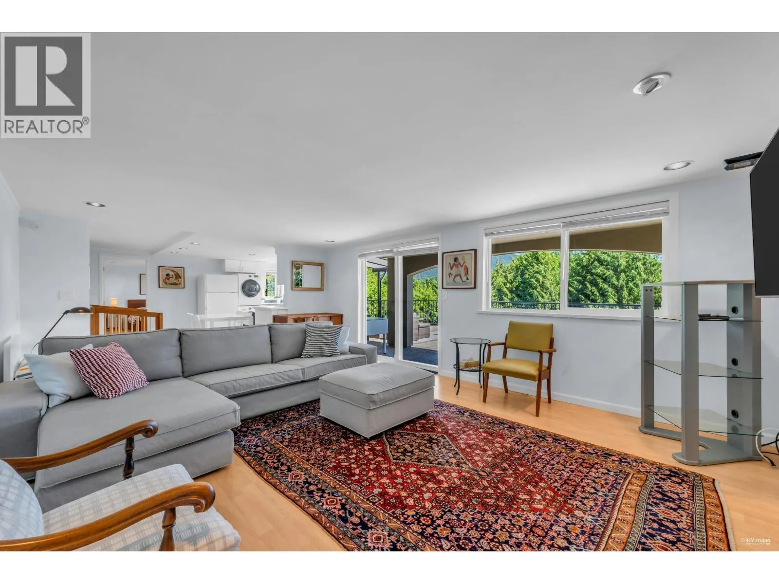 574 ST. ANDREWS PLACE