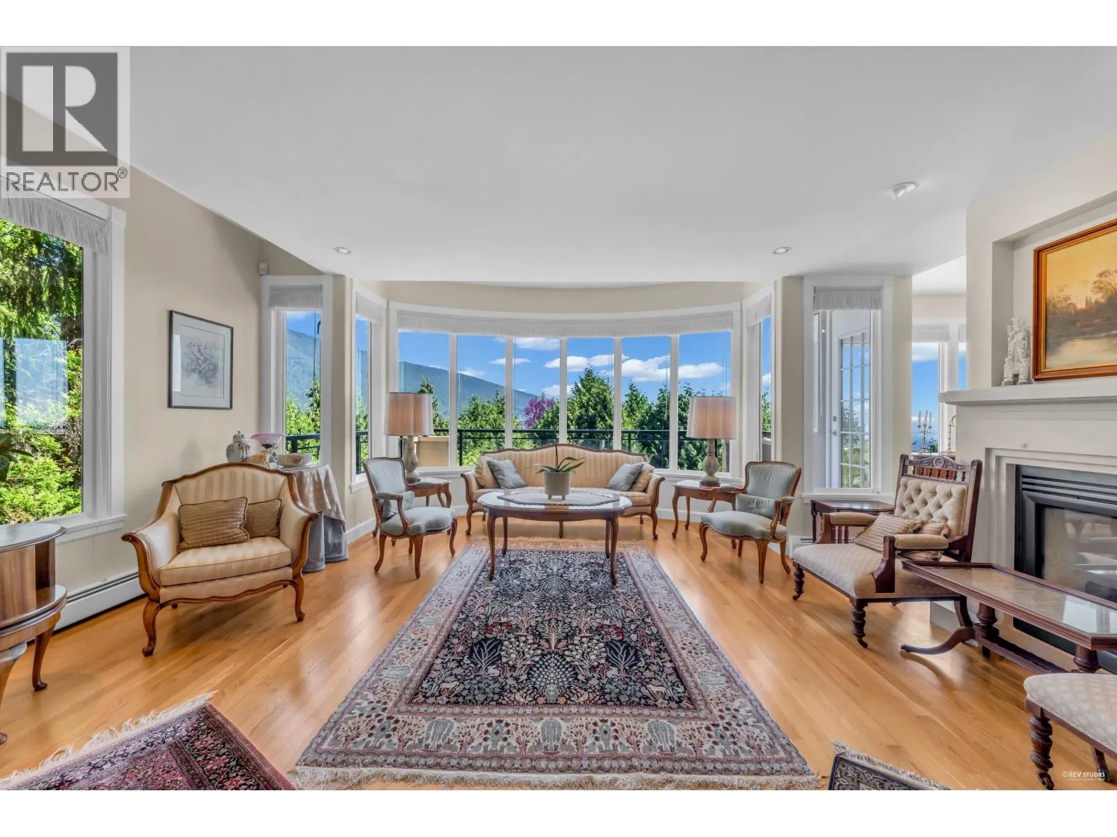 574 ST. ANDREWS PLACE