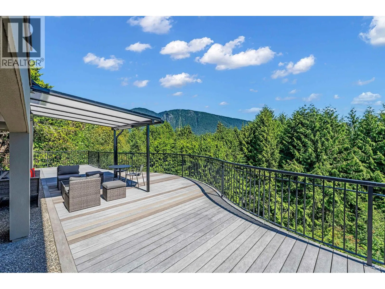 574 ST. ANDREWS PLACE