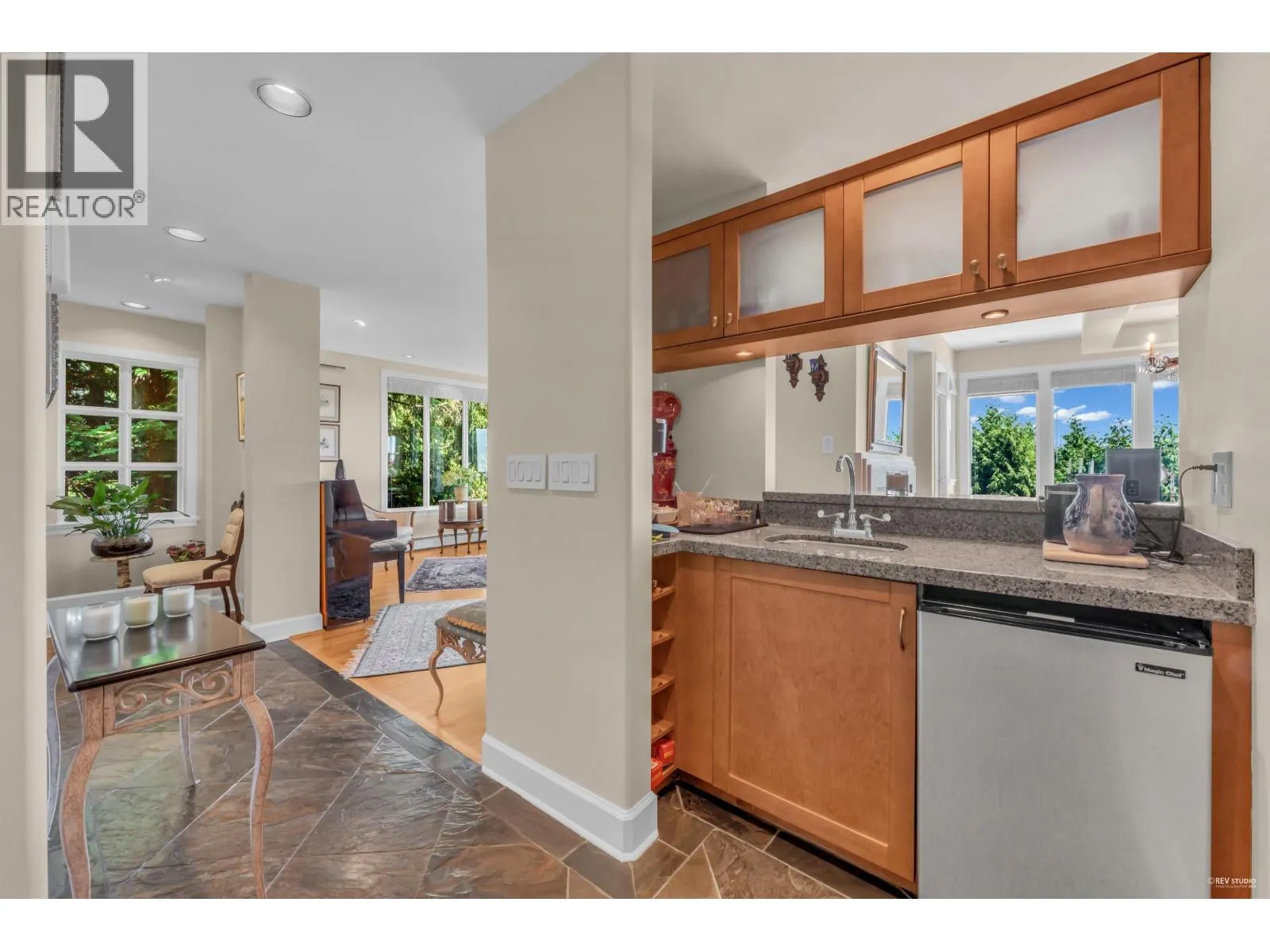 574 ST. ANDREWS PLACE