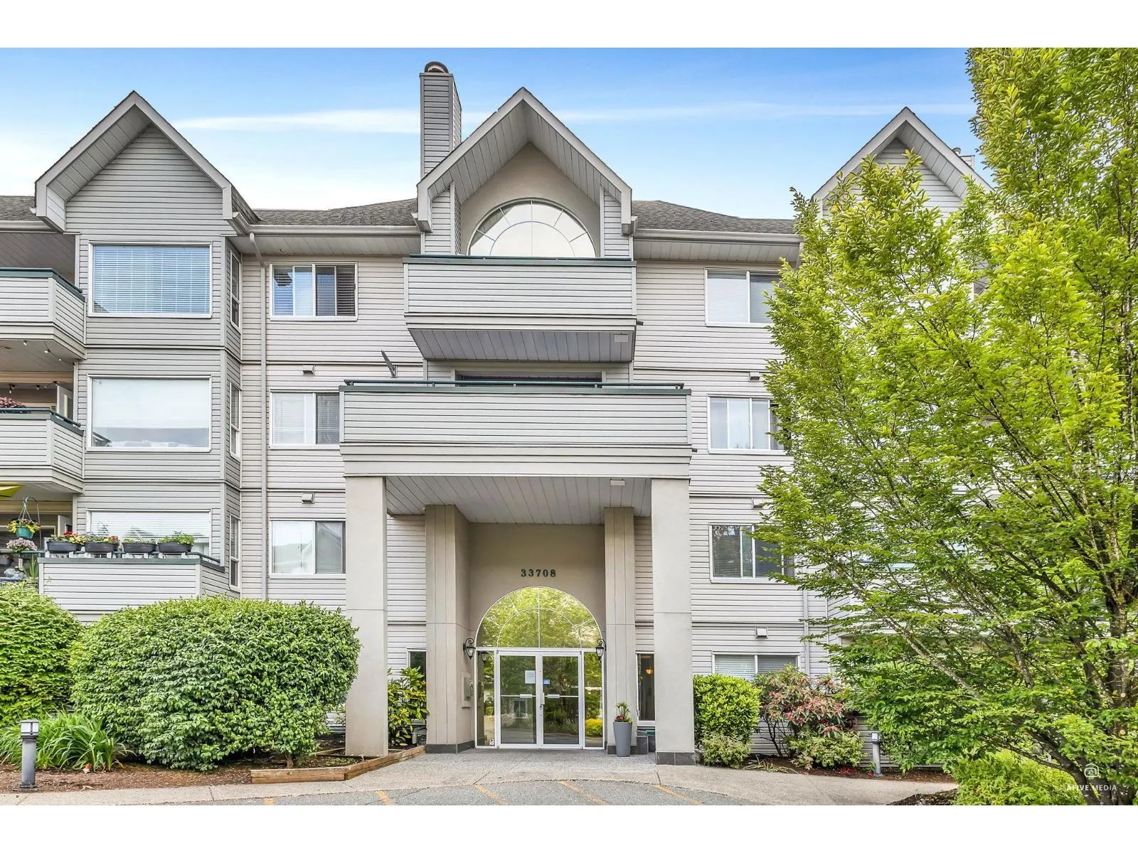 401 33708 KING ROAD