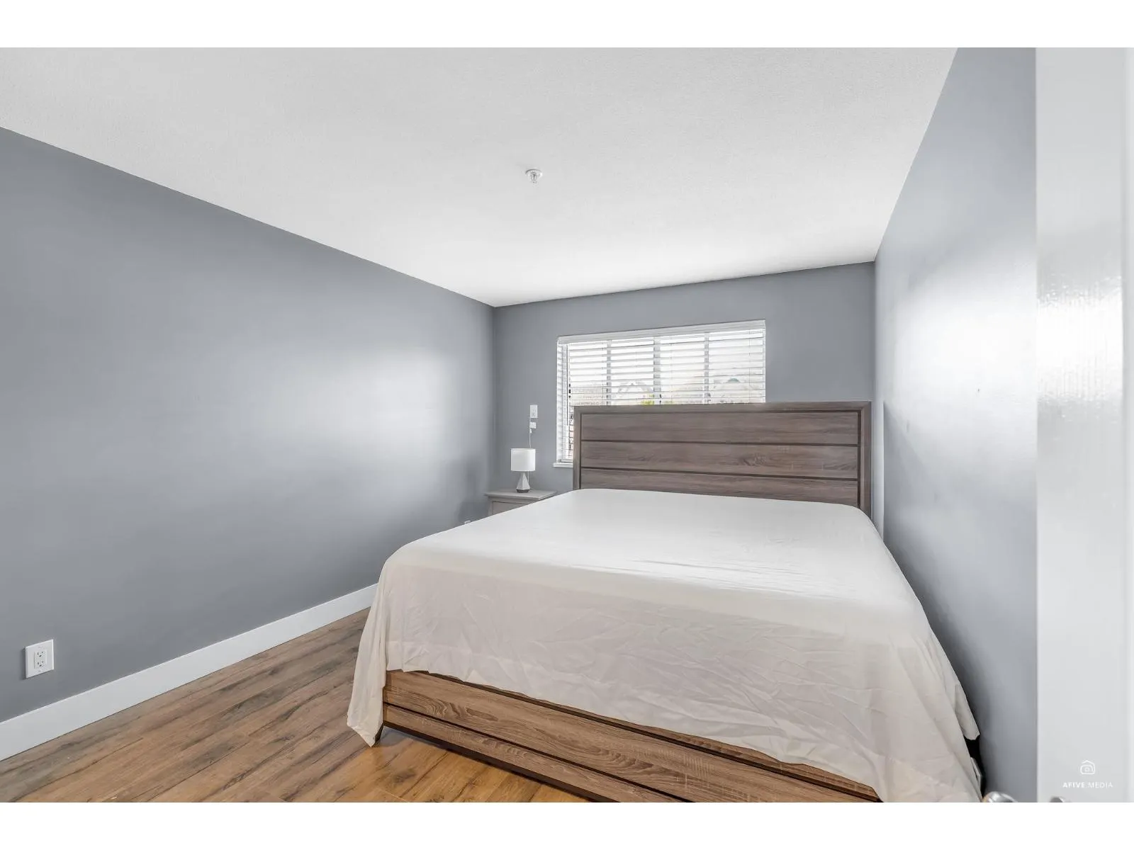 401 33708 KING ROAD