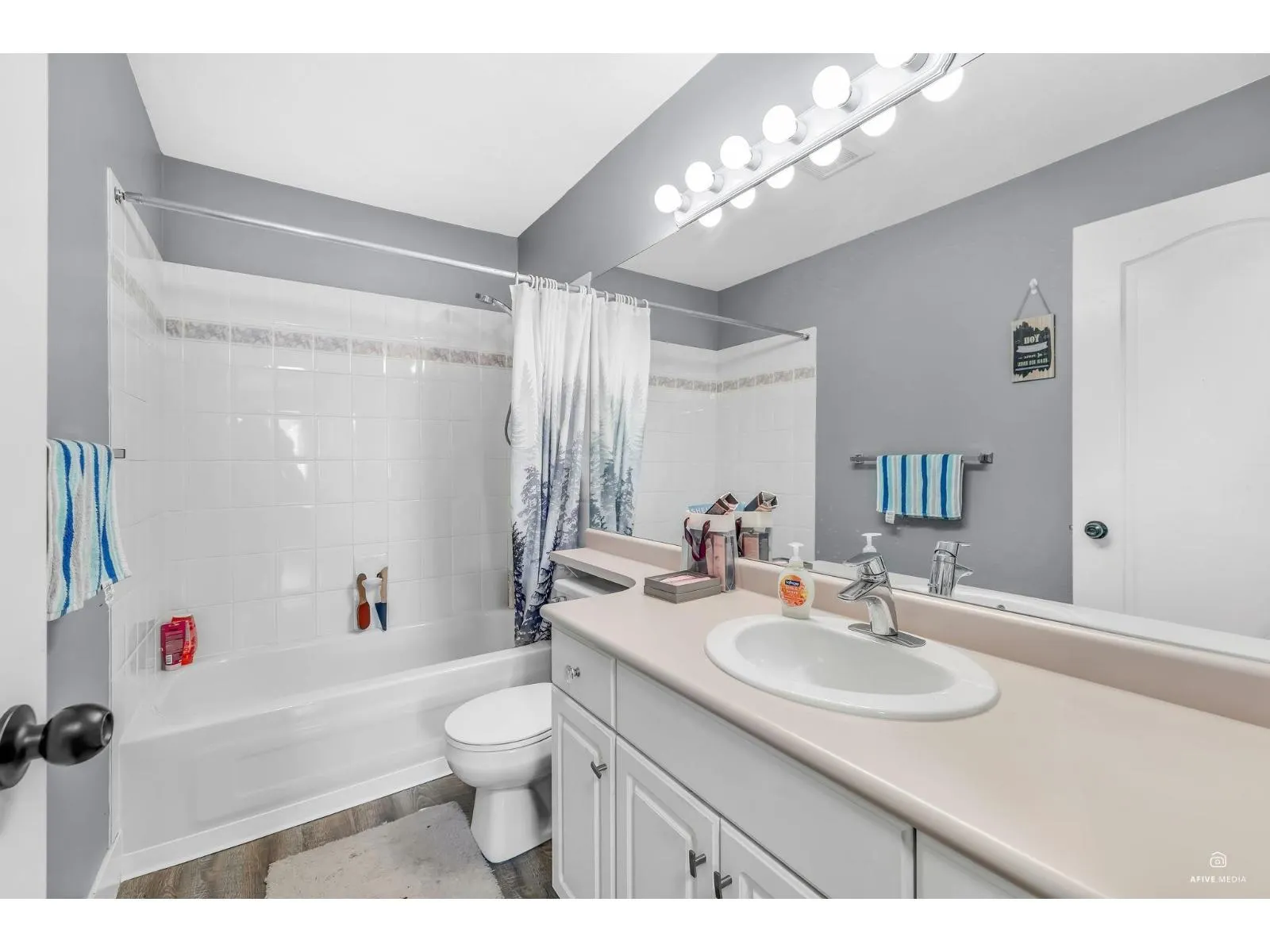 401 33708 KING ROAD