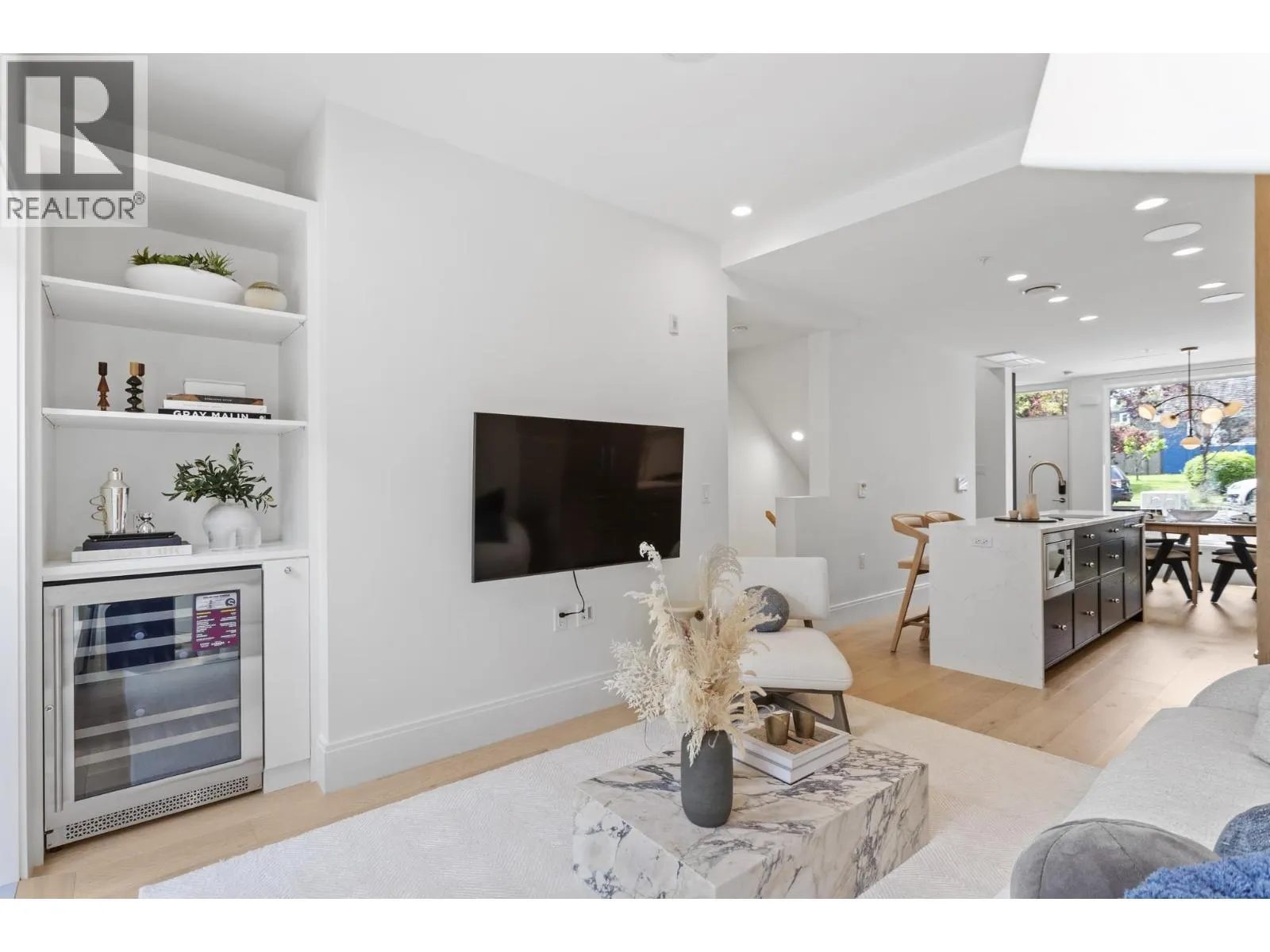 555 W 26TH AVENUE