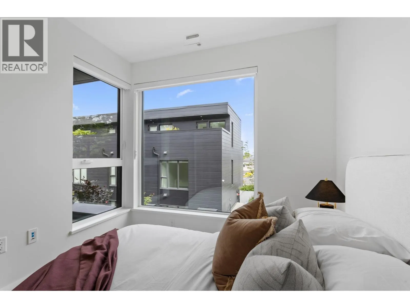 555 W 26TH AVENUE
