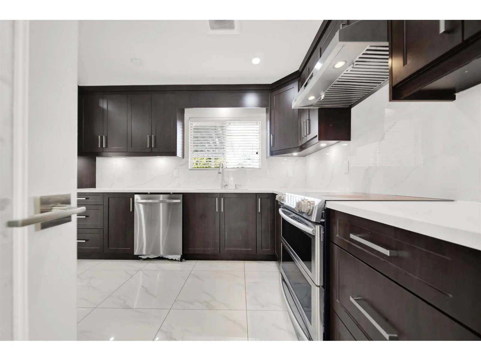 2754 DEHAVILLAND DRIVE
