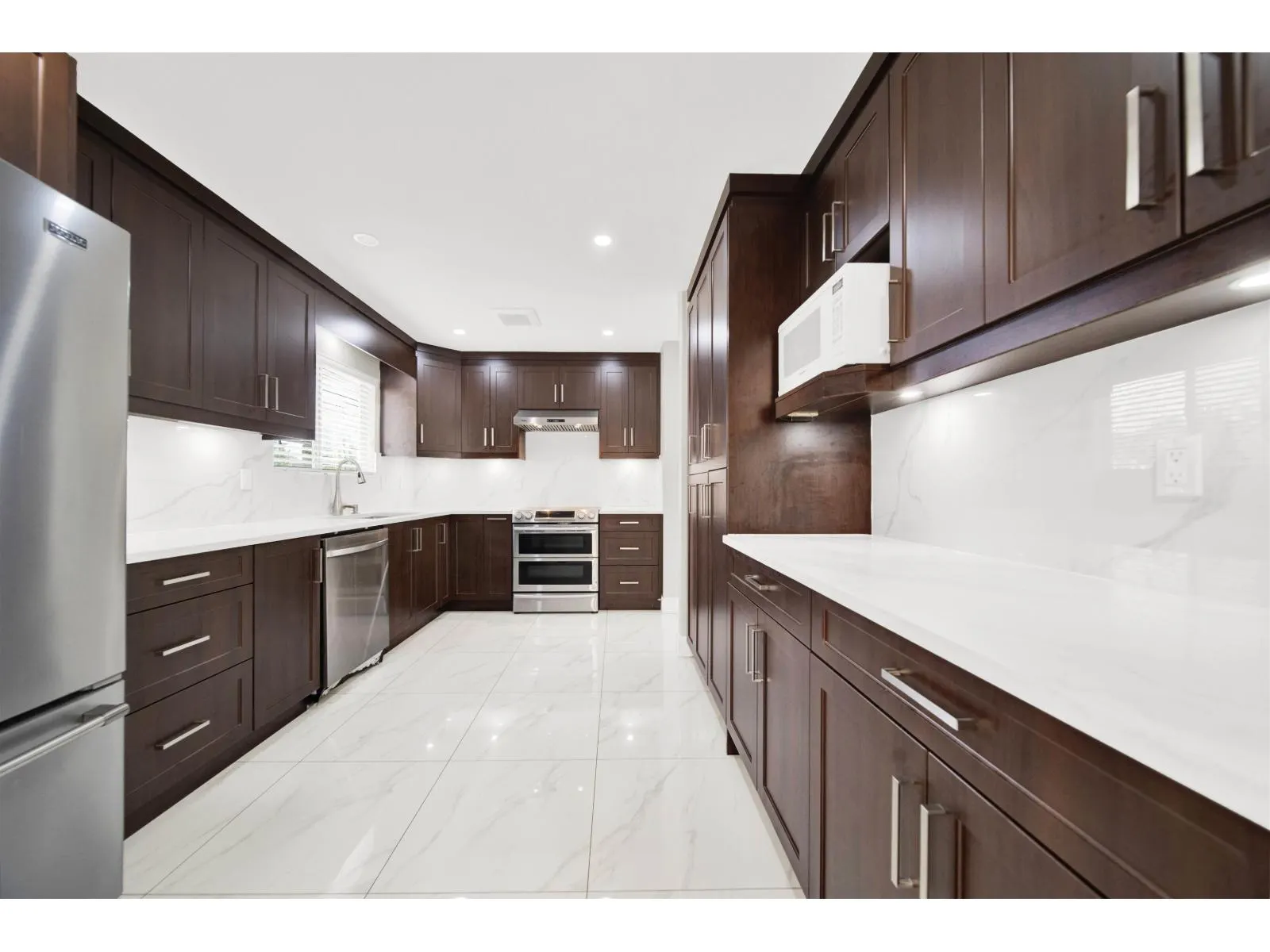 2754 DEHAVILLAND DRIVE