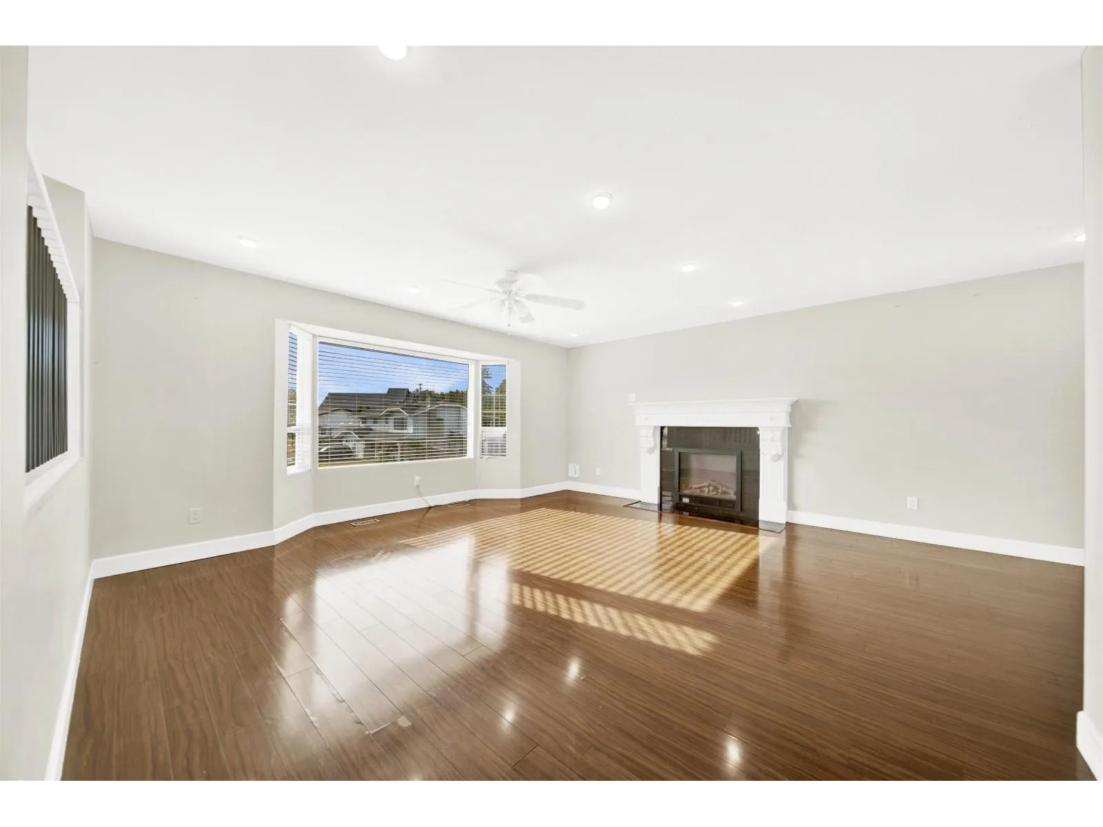 2754 DEHAVILLAND DRIVE